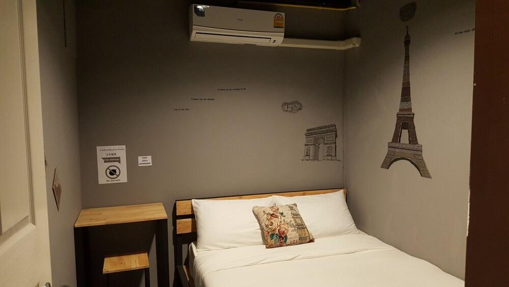 La Belle Nuit House Hostel Chiang Mai Buitenkant foto